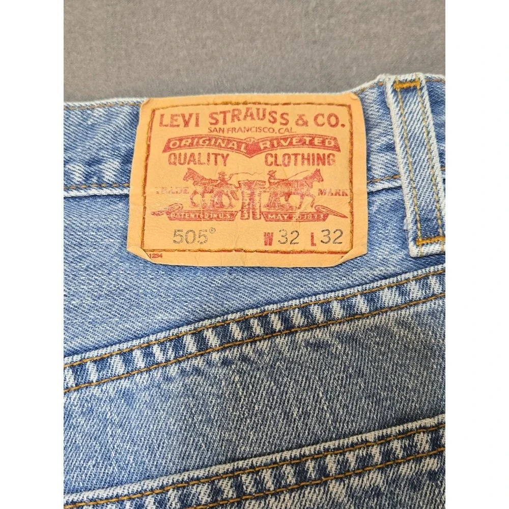 VTG Y2K Levi's 505 Regular Fit Batwing Jeans Blue Denim Made in Columbia 32x32